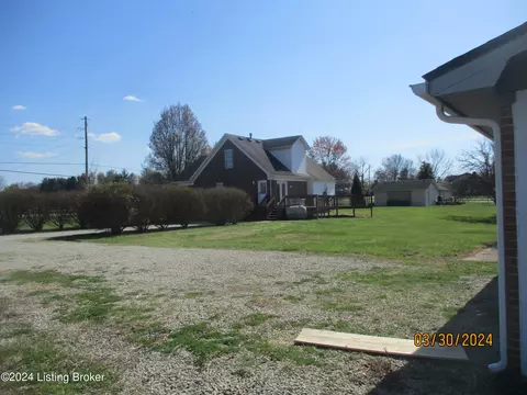 Exterior - 357 Bates Ln, Shepherdsville, KY 40165 photo 8 of 10
