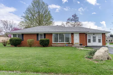 306 Meadowbrook Dr, Campbellsville, KY 42718