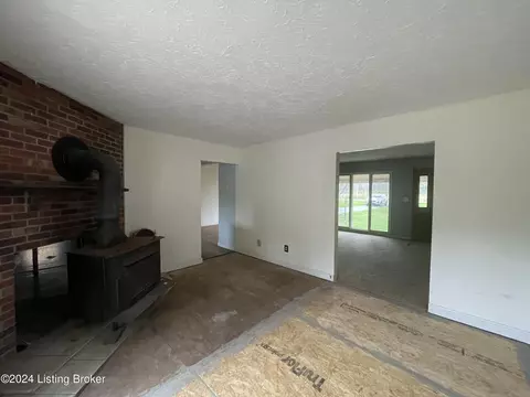 Living - 810 Thomas Hill Rd, Madison, IN 47250 photo 1 of 2