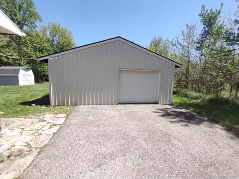 Exterior - 810 Thomas Hill Rd, Madison, IN 47250 photo 2 of 11