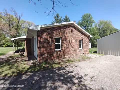 Exterior - 810 Thomas Hill Rd, Madison, IN 47250 photo 9 of 11