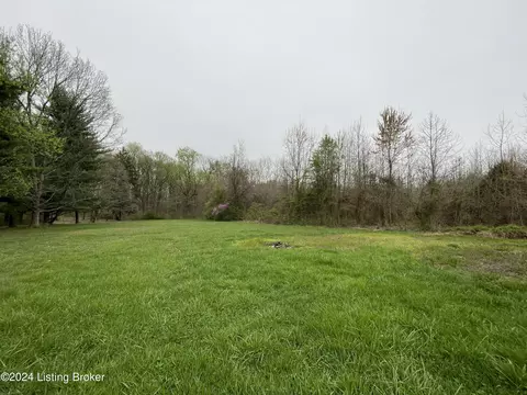 Exterior - 810 Thomas Hill Rd, Madison, IN 47250 photo 7 of 11