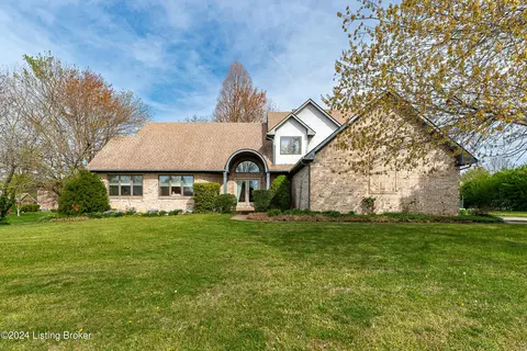 1027 Chapel Creek Trl, New Albany, IN 47150