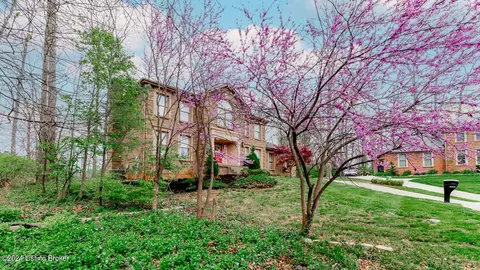 4506 Goshawk Ct, Louisville, KY 40241