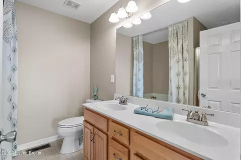 Bath - 154 Cornucopia Ct, Mount Washington, KY 40047 photo 1 of 3