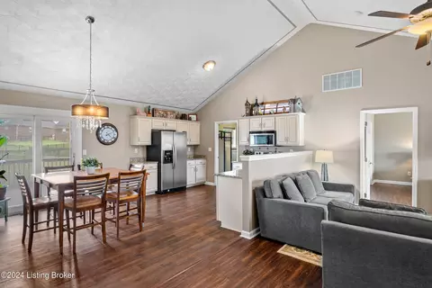 Kitchen - 154 Cornucopia Ct, Mount Washington, KY 40047 photo 1 of 5