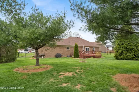 Exterior - 154 Cornucopia Ct, Mount Washington, KY 40047 photo 5 of 12