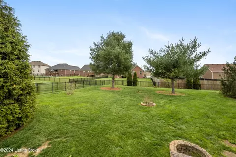 Exterior - 154 Cornucopia Ct, Mount Washington, KY 40047 photo 7 of 12