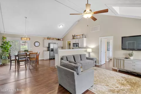 Living - 154 Cornucopia Ct, Mount Washington, KY 40047 photo 5 of 5
