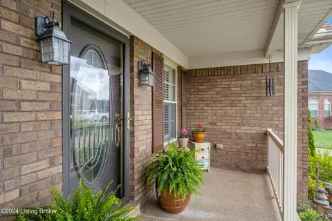 Exterior - 154 Cornucopia Ct, Mount Washington, KY 40047 photo 4 of 12