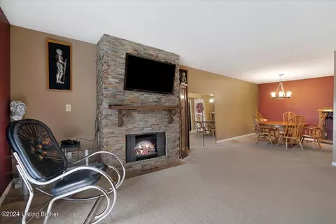 417 Lafontenay Ct, Louisville, KY 40223
