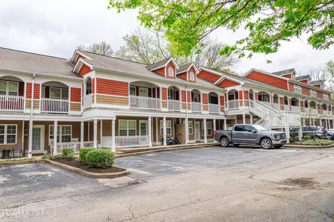 225 Crescent Hill Pl #208, Louisville, KY 40206