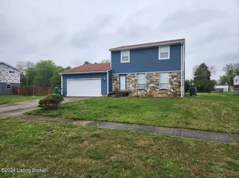 1227 Senate Cir, Radcliff, KY 40160