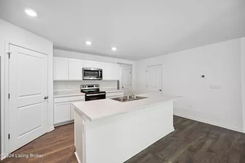 Kitchen - 116 Beech Tree Ct, Brooks, KY 40109 photo 4 of 10