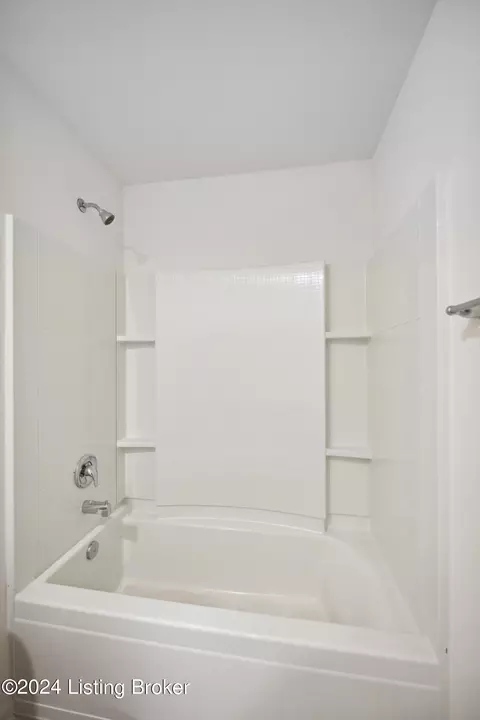 Bath - 116 Beech Tree Ct, Brooks, KY 40109 photo 8 of 9