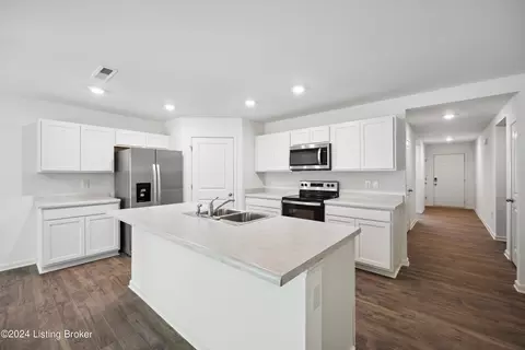 Kitchen - 116 Beech Tree Ct, Brooks, KY 40109 photo 3 of 10
