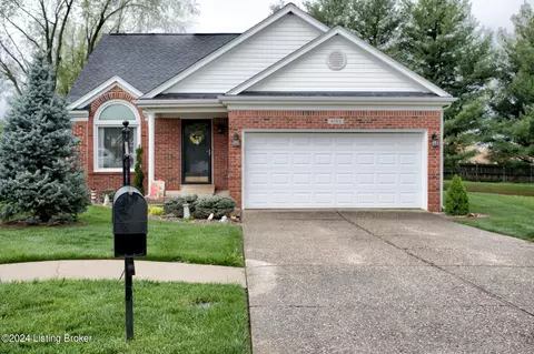 4702 Fairway Pointe Ct, Louisville, KY 40241