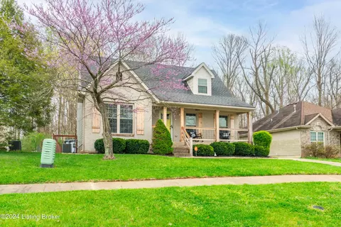 10213 Park Lake Dr, Louisville, KY 40229