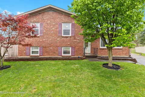 6815 Orange Blossom Rd, Louisville, KY 40219
