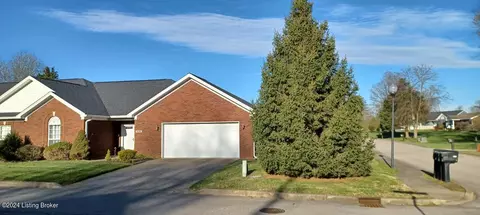 8600 Mill Spring Pl, Louisville, KY 40228