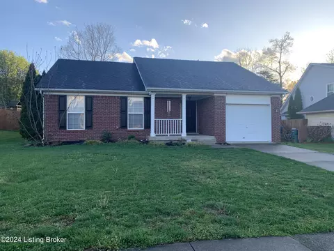 314 Woodland Lakes Dr, La Grange, KY 40031