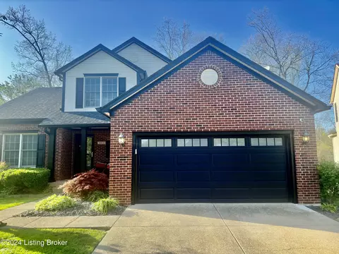 9412 River Trail Dr, Louisville, KY 40229