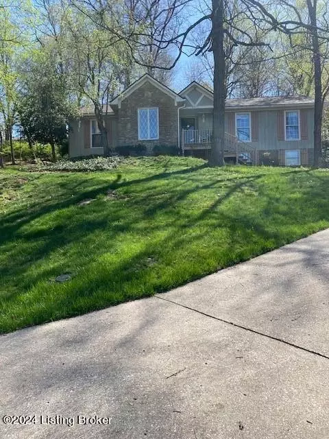 8916 Mountain Brook Ct, Louisville, KY 40272