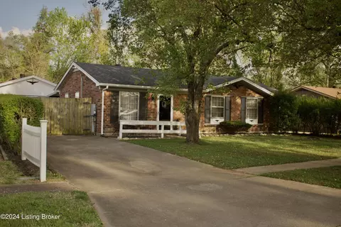8015 Grenelle Dr, Louisville, KY 40228