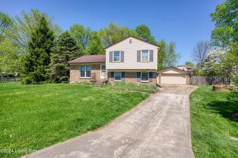 3123 Spring Breeze Ct, Louisville, KY 40220