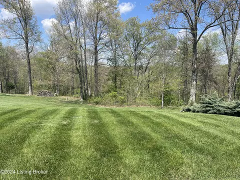 581 S Indian Cave Rd, Madison, IN 47250