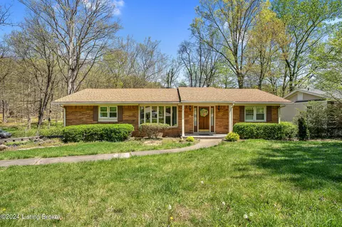 9101 Royal Oak Dr, Louisville, KY 40272