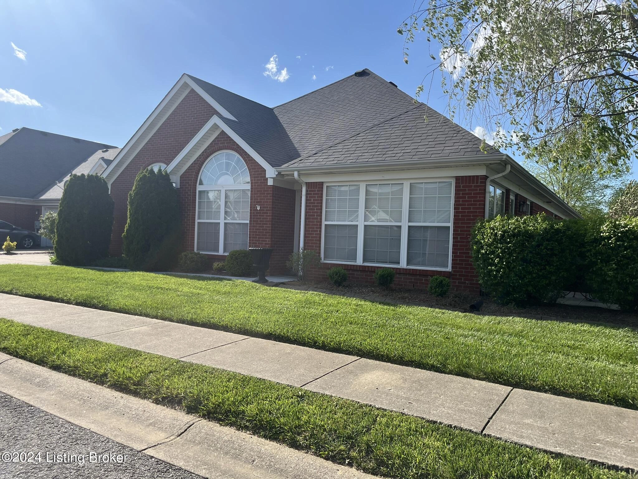 137 WOODPOINTE CT  