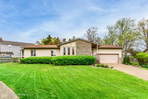 402 Golden Gate Ct, Louisville, KY 40243