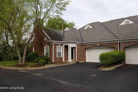 5930 Ashwood Bluff Dr, Louisville, KY 40207