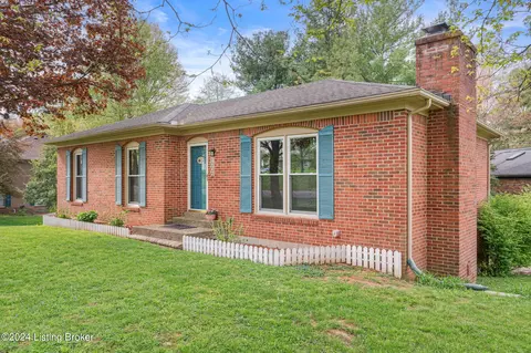 1000 Club Dr, Goshen, KY 40026