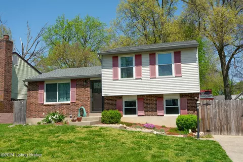 8627 Running Fox Cir, Louisville, KY 40291