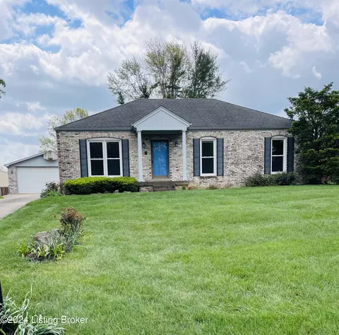 9004 Sandwich Pl, Louisville, KY 40242