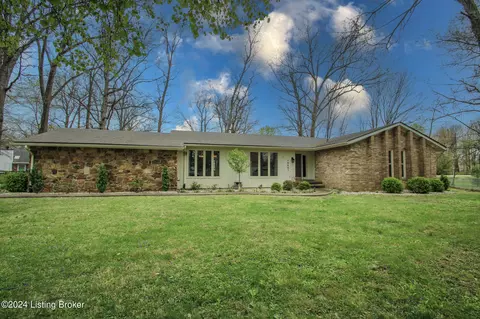 10401 Scarlet Oak Ct, Louisville, KY 40241