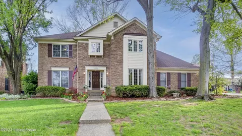 9200 Woodhurst Ct, Louisville, KY 40222