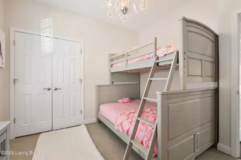 Bedroom - 1405 Stringer Ln, Mount Washington, KY 40047 photo 4 of 5
