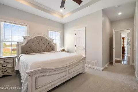 Bedroom - 1405 Stringer Ln, Mount Washington, KY 40047 photo 2 of 5