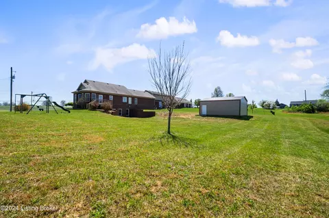 Exterior - 1405 Stringer Ln, Mount Washington, KY 40047 photo 12 of 15