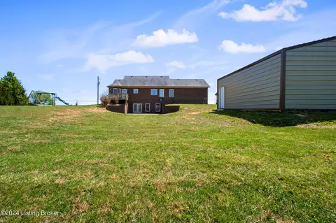 Exterior - 1405 Stringer Ln, Mount Washington, KY 40047 photo 15 of 15