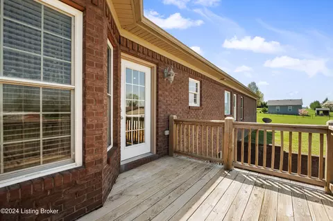 Exterior - 1405 Stringer Ln, Mount Washington, KY 40047 photo 6 of 15