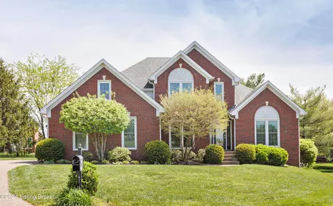 4007 Oakland Forest Ct, Louisville, KY 40245