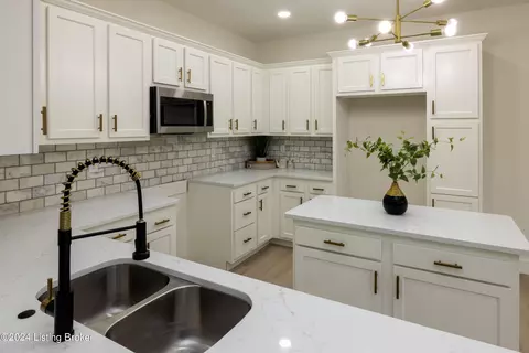 2311 Granger Rd, Fairdale, KY 40118