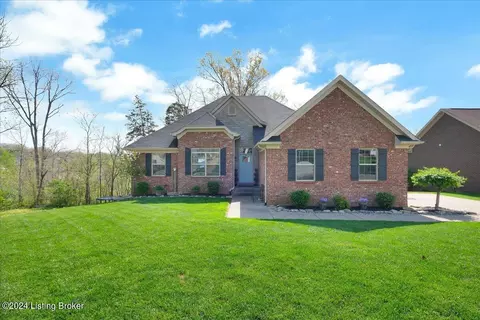 132 Bluffs Edge Dr, Mount Washington, KY 40047
