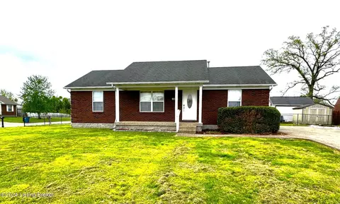 106 Drake Dr, Shepherdsville, KY 40165