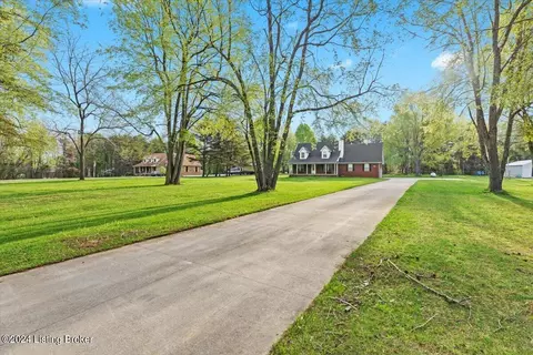 376 Wilderness Trl, Shepherdsville, KY 40165