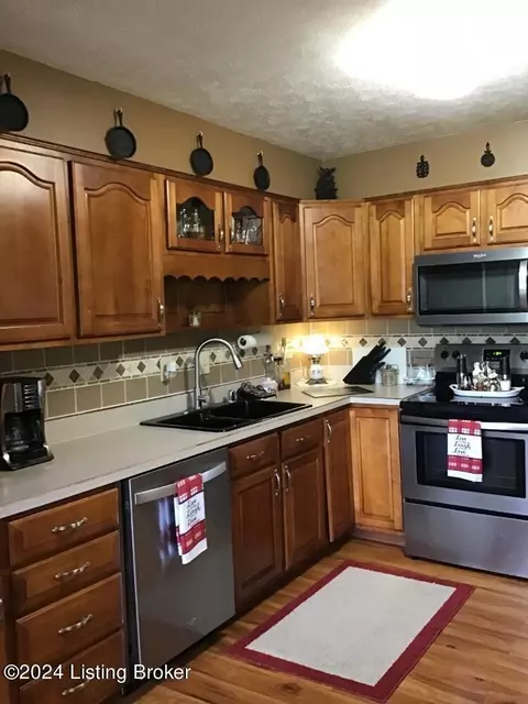 Kitchen - 166 Doris Way, Brooks, KY 40109 photo 2 of 3